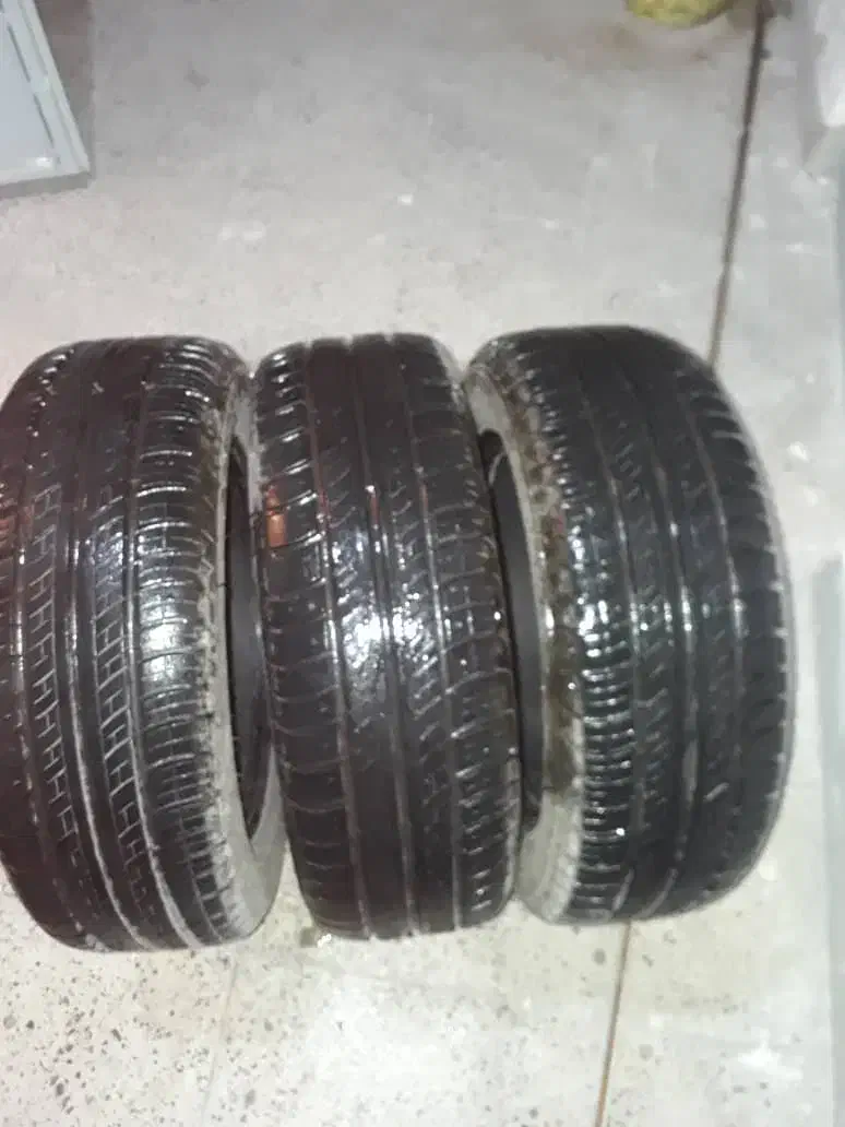 لاستیک ساینا|قطعات یدکی و لوازم جانبی|فولادشهر, B7|دیوار