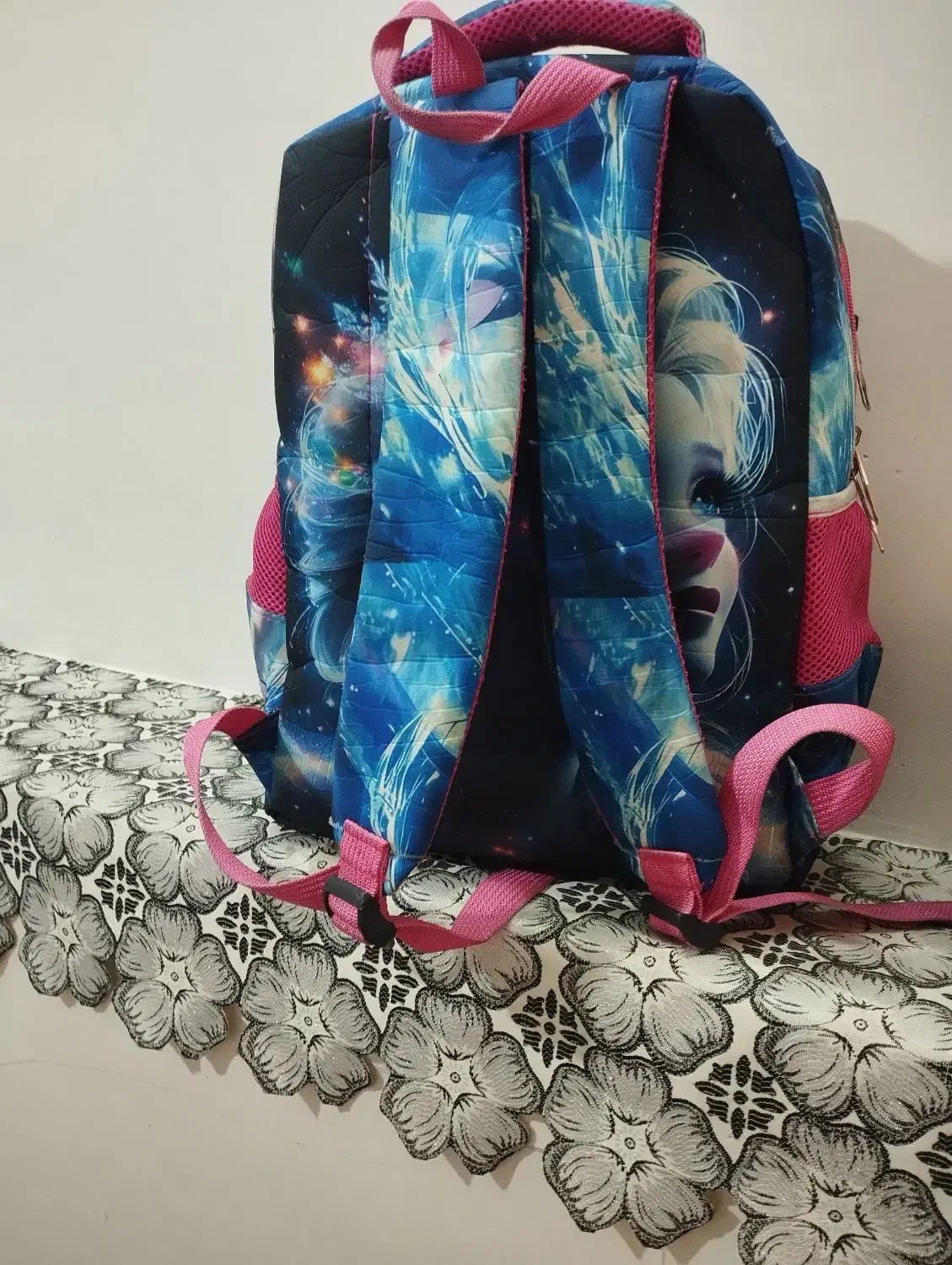 کوله پشتی|کیف، کفش، کمربند|قم, نیروگاه|دیوار