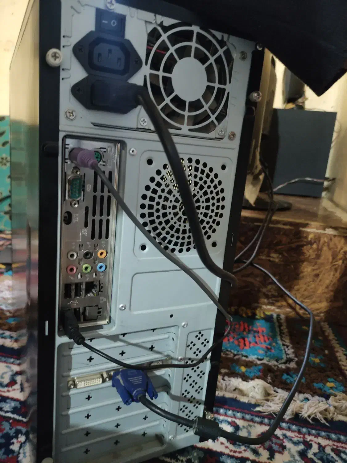 کیس..سیستم رایانه ..مانیتورقدیمی الجی هم دارم|رایانه رومیزی|زبرخان, |دیوار