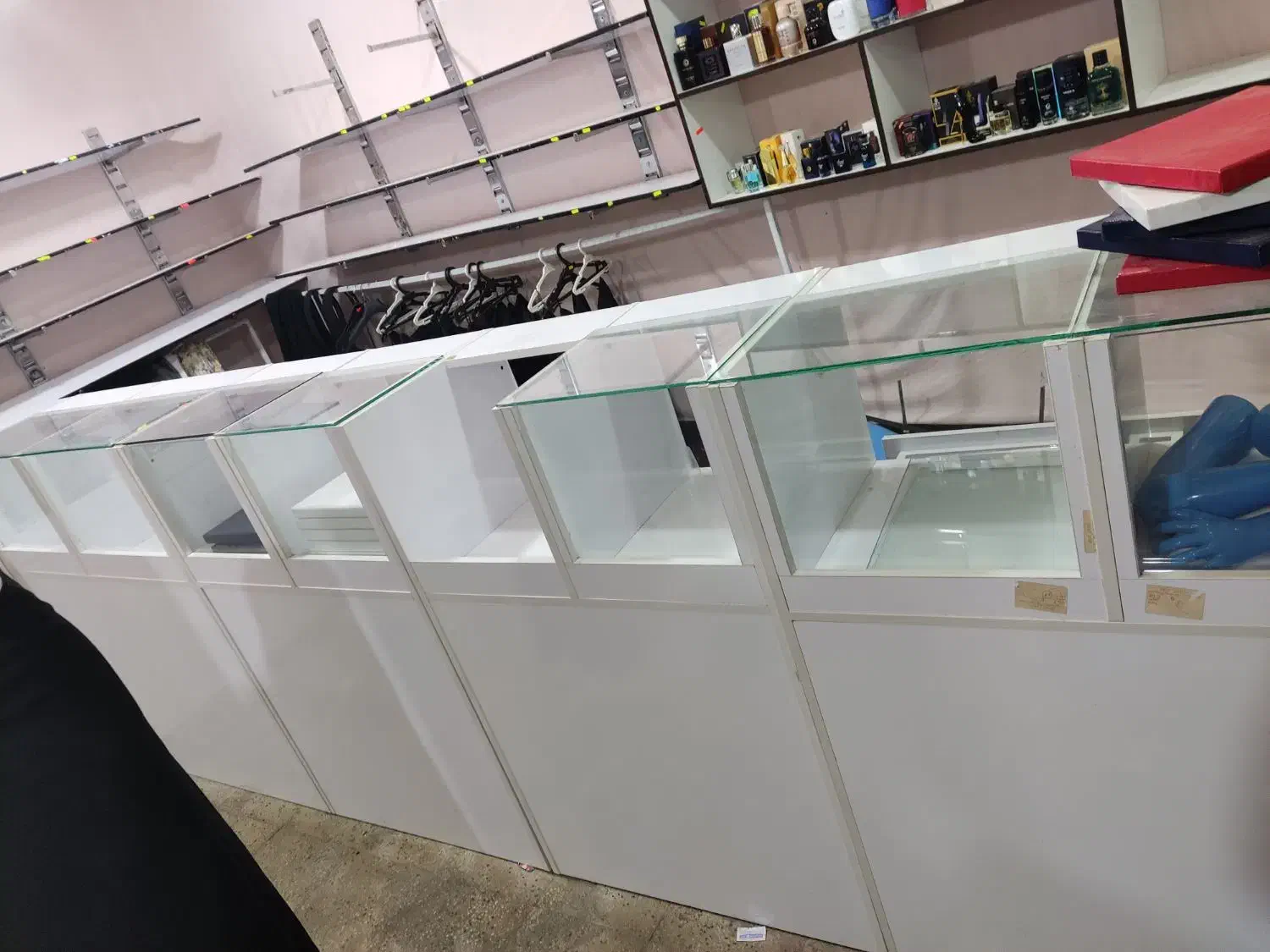 میز پیشخوان و مانکن زنانه بچه گانه مانکن پا دکور|فروشگاه و مغازه|چغادک, |دیوار