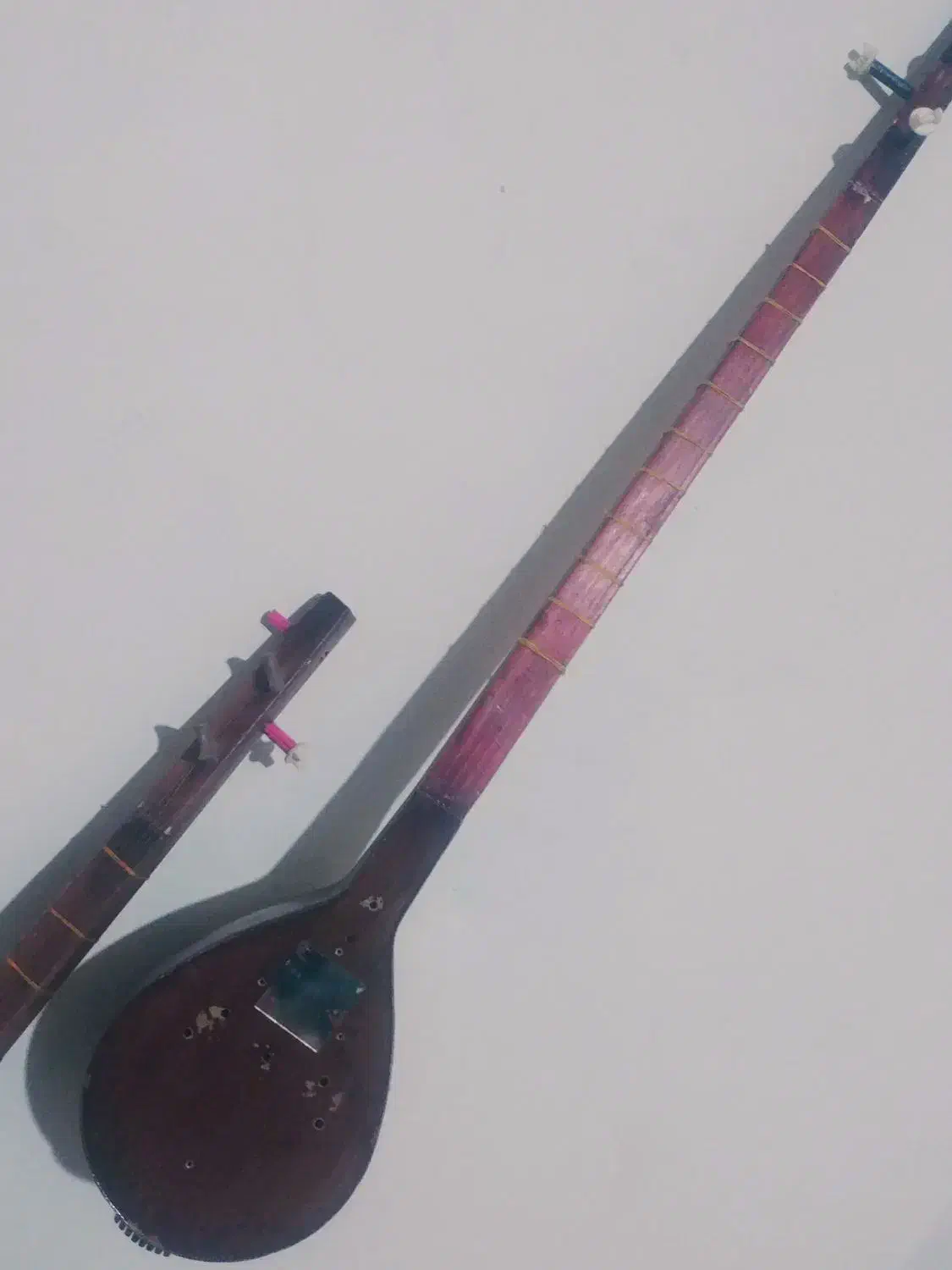 دوعدد ستار جنس خوب.|سازهای سنتی|اراک, |دیوار