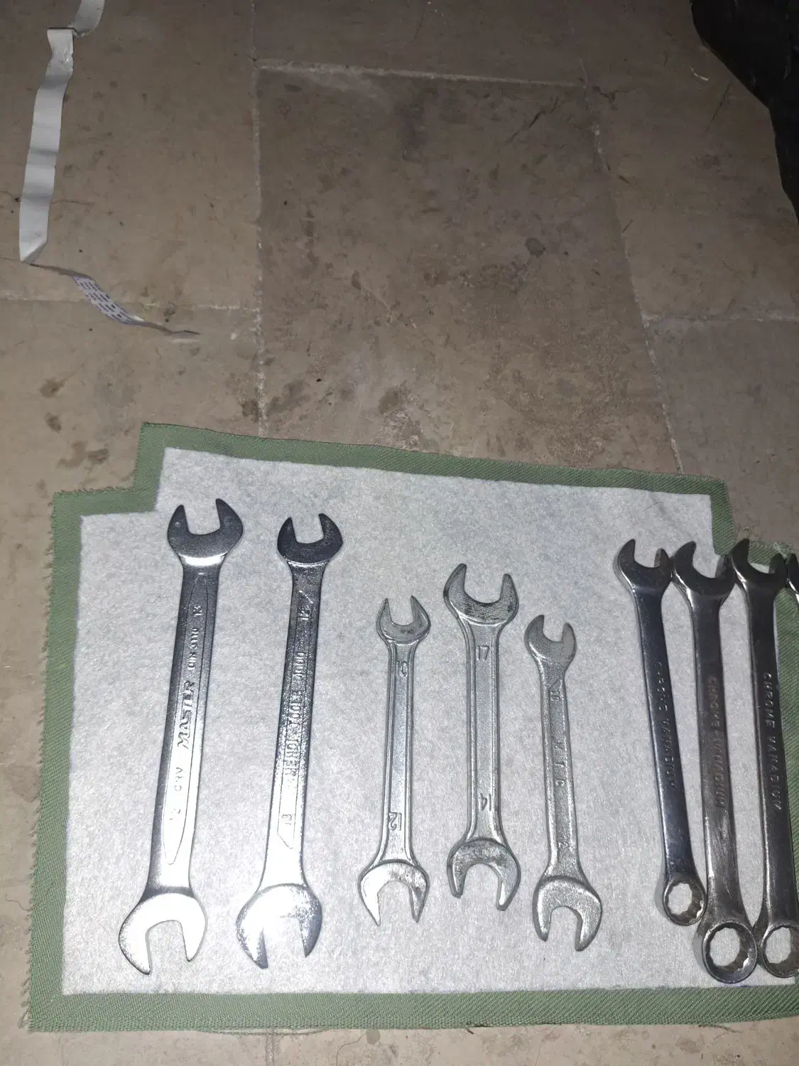 اچار شلاقی۱۸ اینچ اسپانیایی و تعدادی اچار|ابزارآلات|پردیس, فاز ۸|دیوار