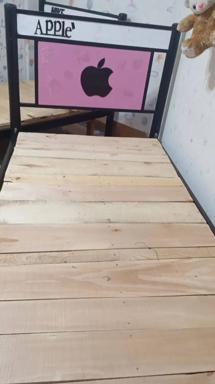 تخت یک نفره|تخت و سرویس خواب|میانه, |دیوار