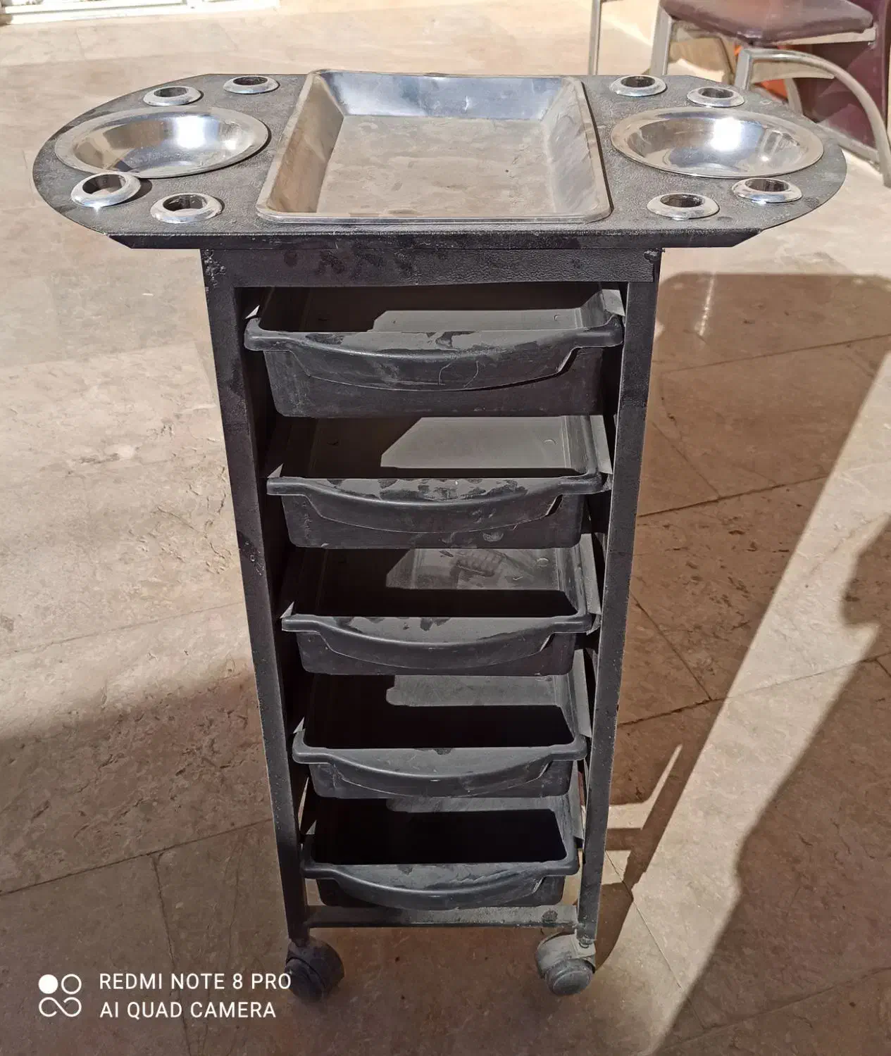 صندلی و میز کار متحرک (ترولی) و صندلی اصلاح نو|صندلی و نیمکت|زاهدان, |دیوار