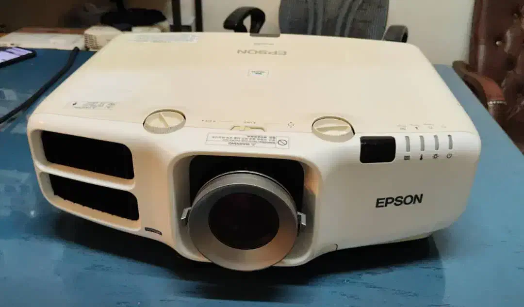 ویدیو پرژکتور اپسون G6070W سینمایی|تلویزیون و پروژکتور|تهران, فلسطین (میدان انقلاب)|دیوار