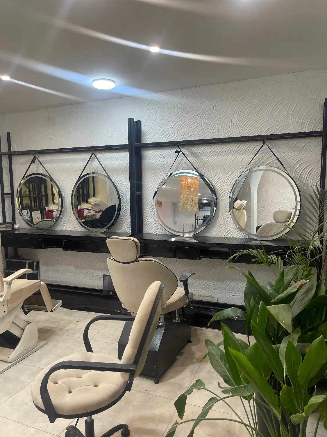 فروش تجهیزات سالن زیبایی|آرایشگاه و سالن‌های زیبایی|شیراز, قدوسی شرقی|دیوار