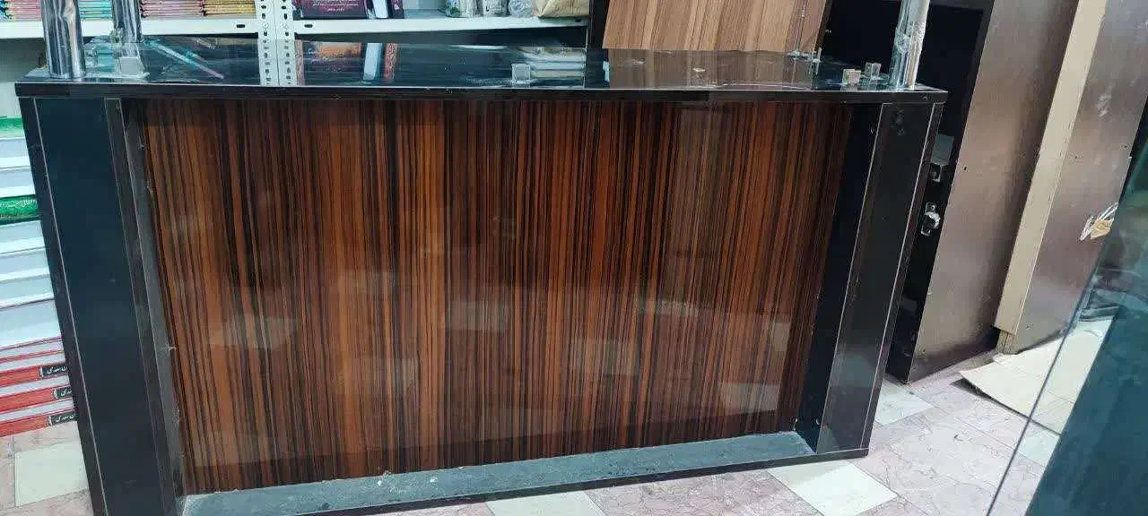 ویترین و پیشخوان مغازه|فروشگاه و مغازه|تهران, فلسطین (میدان انقلاب)|دیوار