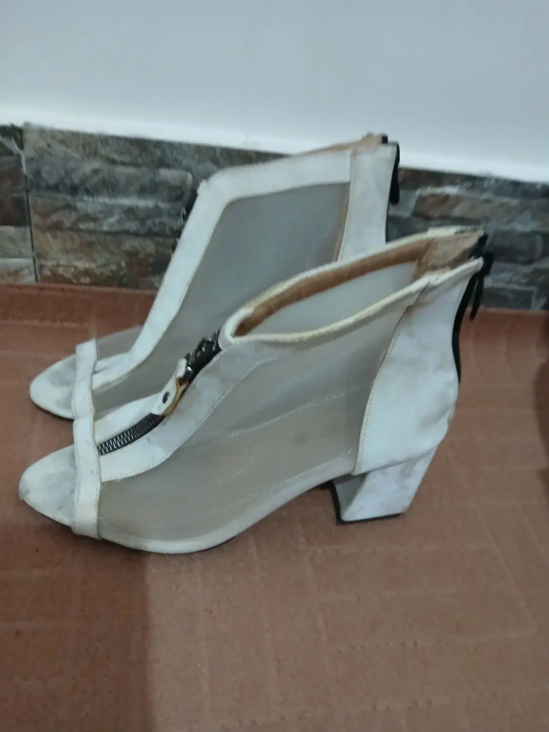 پیراهن .کفش|لباس|تربت جام, میرقوام الدین|دیوار