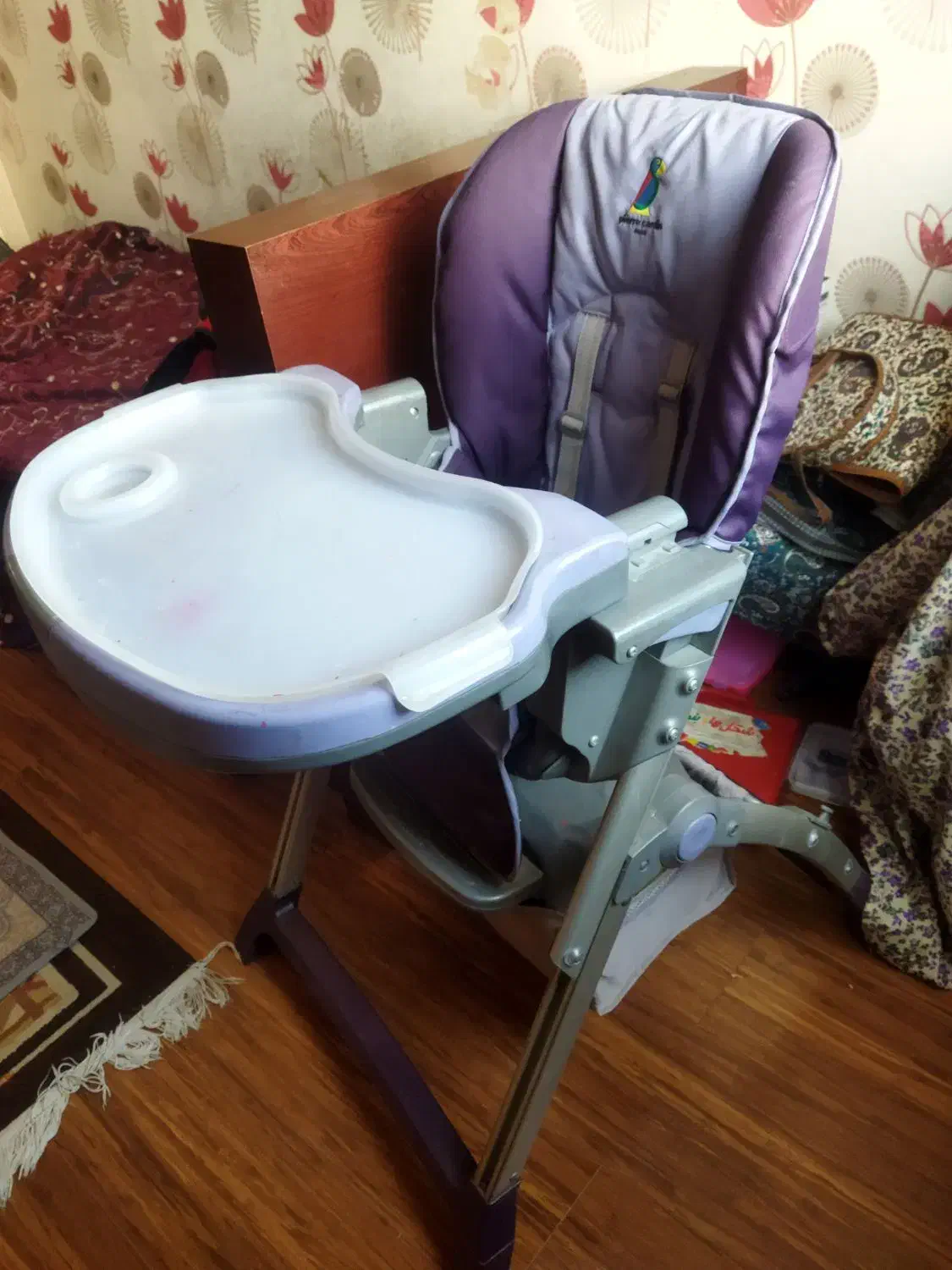 صندلی غذای کودک|تخت و صندلی بچه|شیراز, قدوسی غربی|دیوار