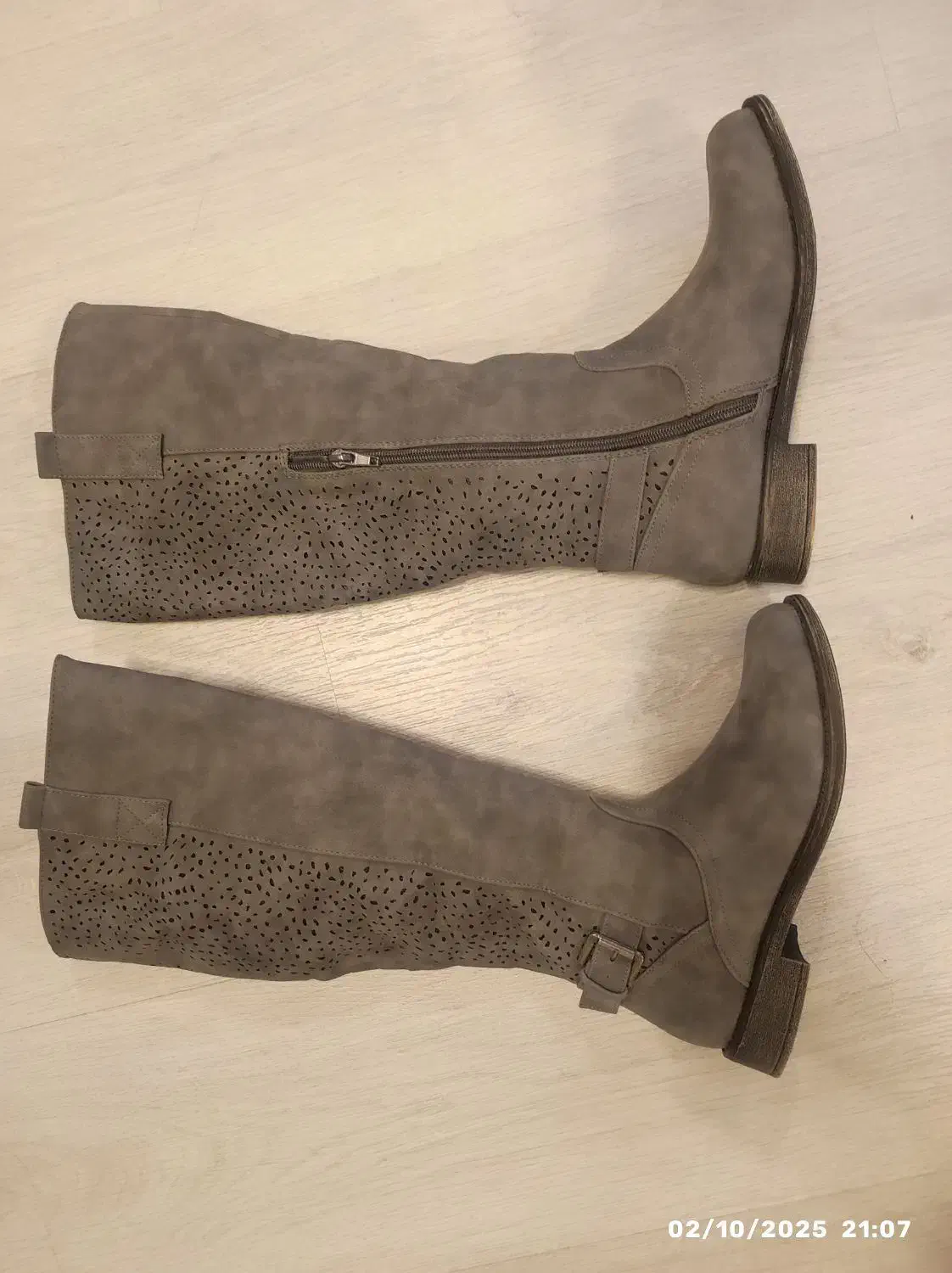 چکمه های خارجی فقط طوسی مونده سایز۳۶|کیف، کفش، کمربند|رشت, گلسار|دیوار