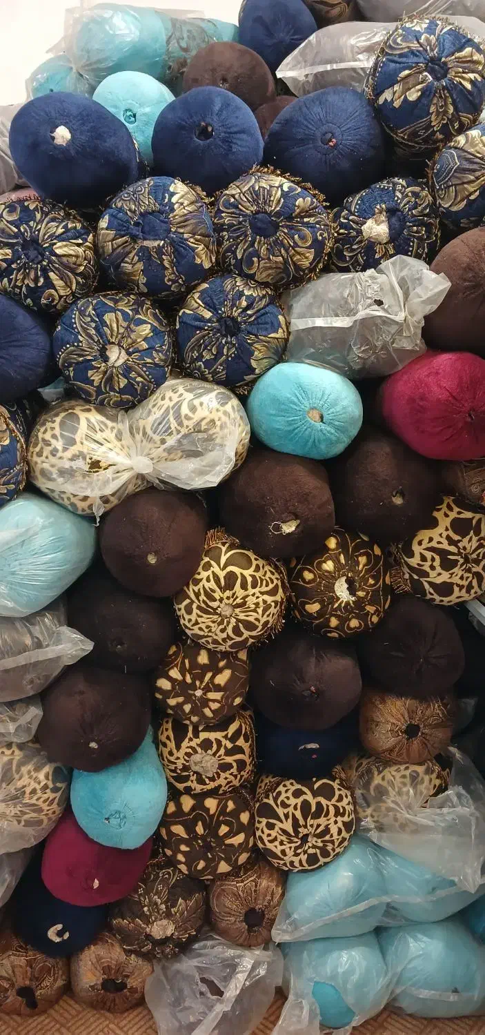 پشتی سنتی شاه‌نشین با پارچه مخمل و شانل|پشتی|خمینی‌شهر, |دیوار