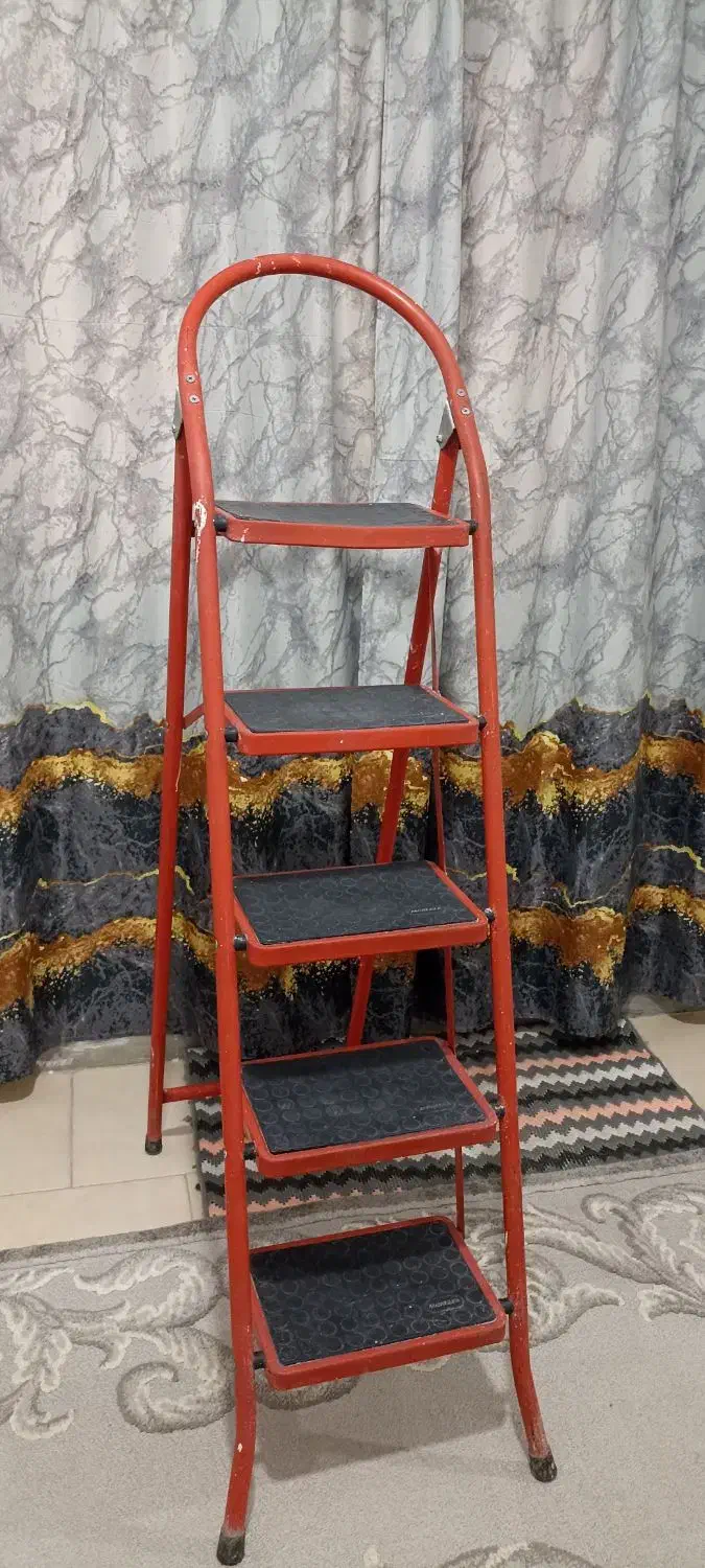 نردبان دو پایه|ابزارآلات|فردیس, نگارستان|دیوار