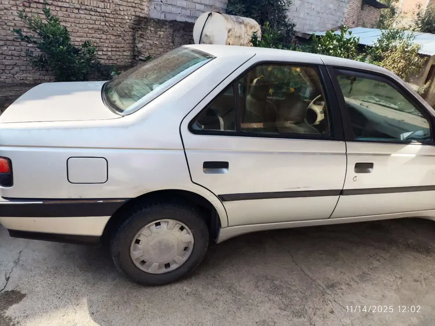 پژو 405 نقره ای دوگانه کارخانه مدل 88|خودرو سواری و وانت|قائمشهر, |دیوار