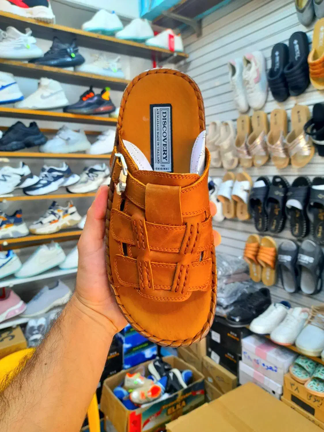 دمپایی چرمی دیسکاوری تکی و عمده|کیف، کفش، کمربند|بندر گناوه, |دیوار