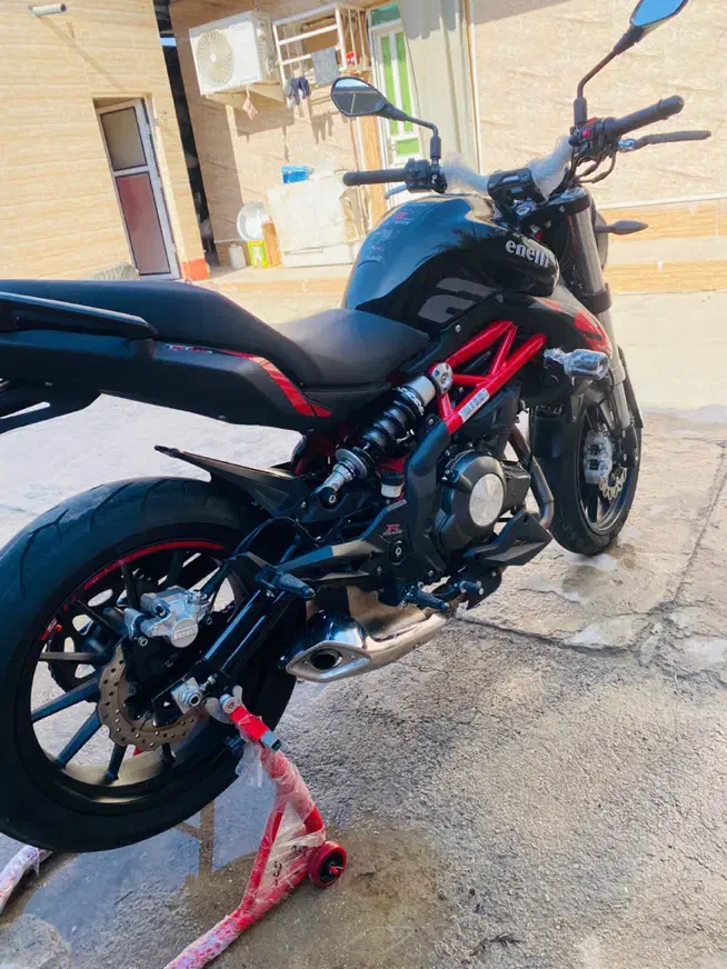 بنلی جفت سیلندر ۳۰۰ صفر|موتورسیکلت|بوشهر, |دیوار