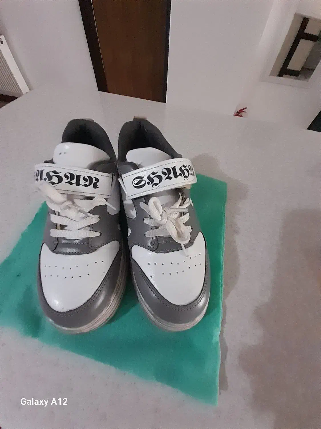 کتونی پسرانه سایز 33/34|کفش و لباس بچه|مشکیندشت, |دیوار