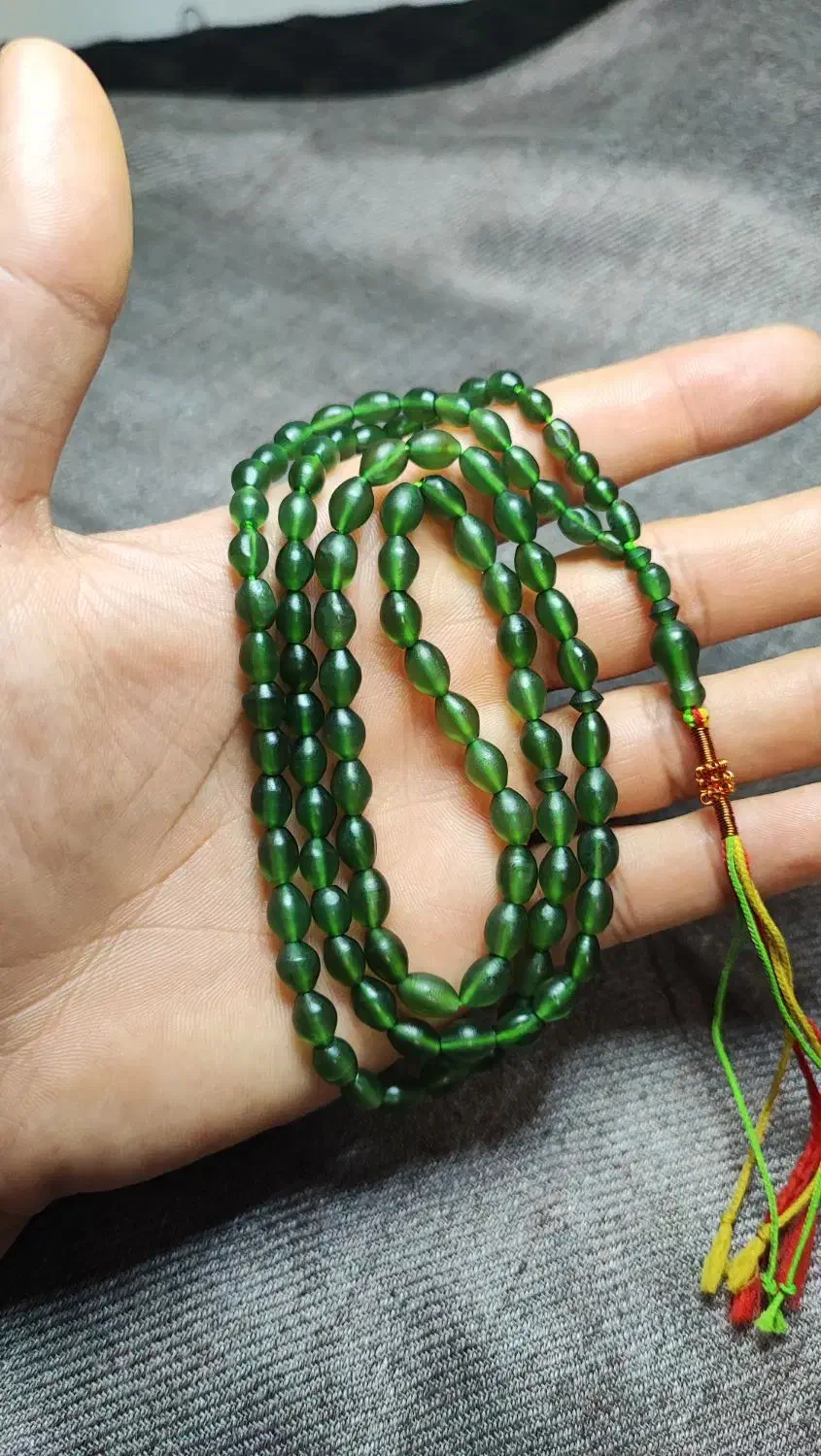 تسبیح شاه‌مقصود زمردی|جواهرات|اهواز, کوروش|دیوار