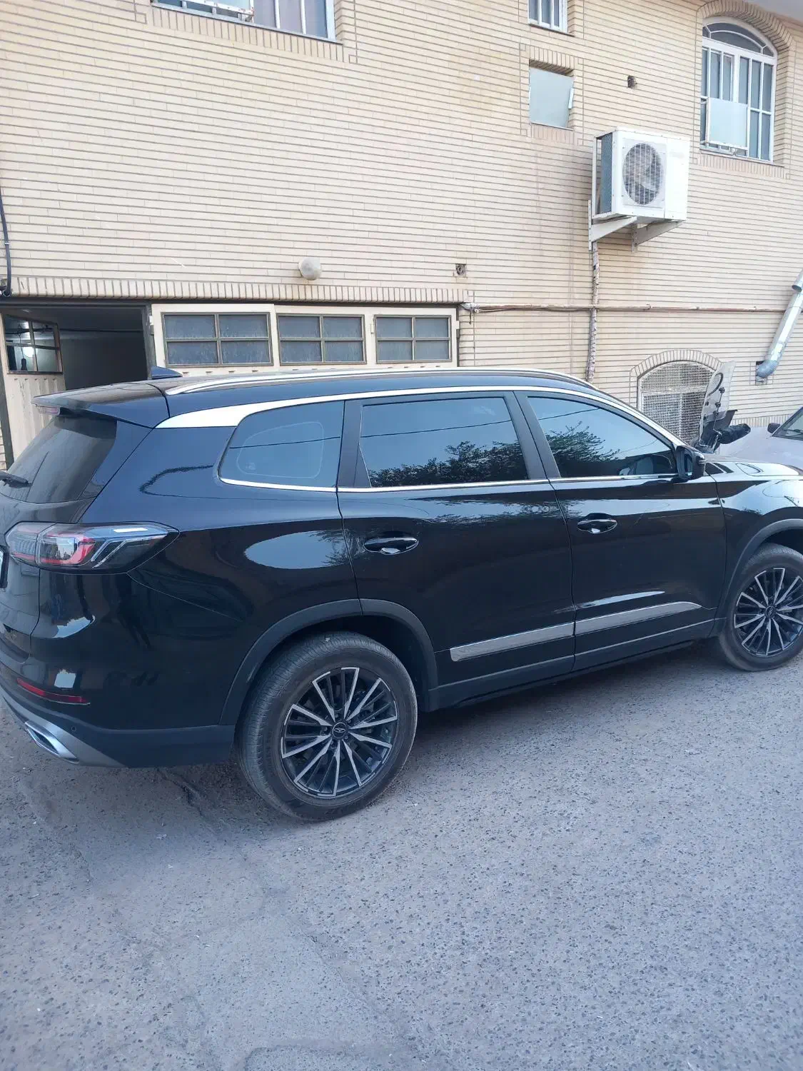 نصب برچسب شیشه دودی سولار  دولایه با قیمت مناسب|خدمات موتور و ماشین|کاشان, مسلم آباد|دیوار