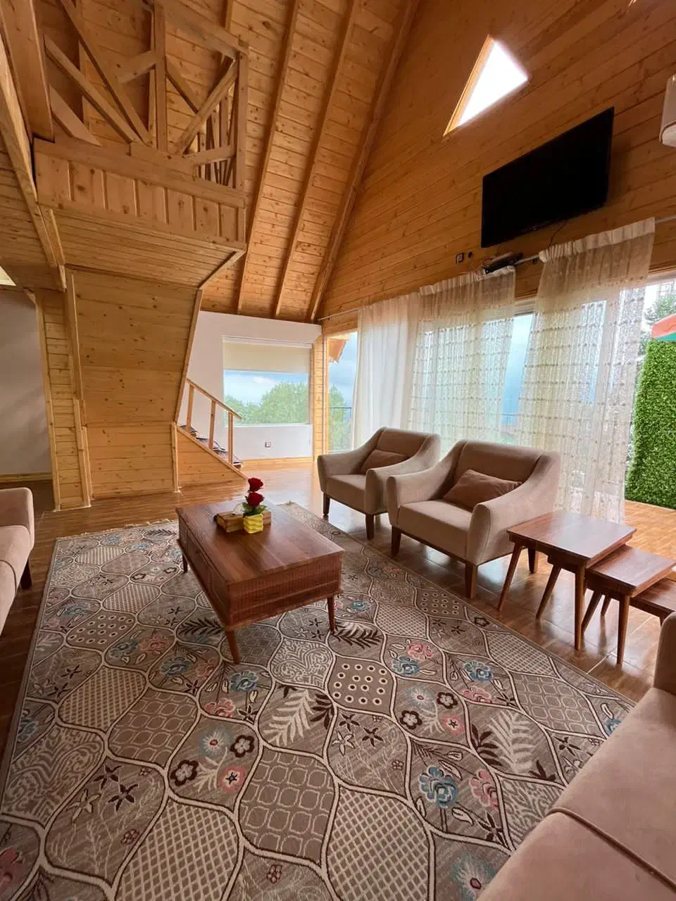 کلبه سوئیسی جکوزی دار بارگاه اربکله|اجارهٔ کوتاه‌مدت ویلا و باغ|رامسر, |دیوار