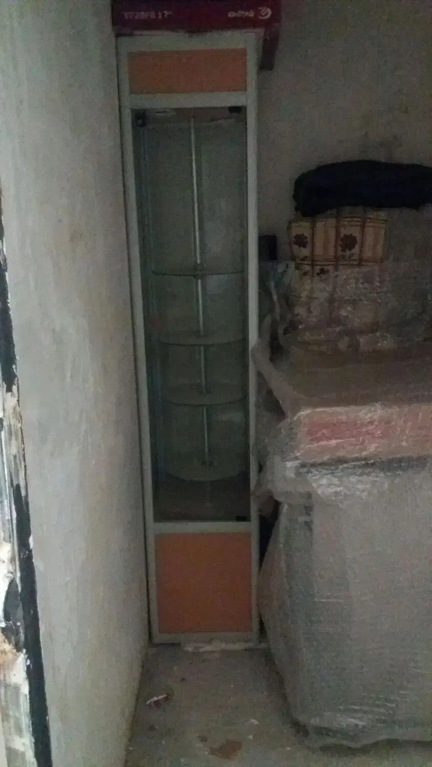 ویترین چهارطبقه گردان|بوفه، ویترین، کنسول|فریمان, |دیوار