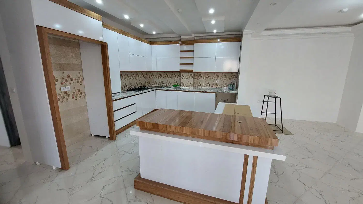 اجاره آپارتمان ۱۳۰ متری/طبقه ۴/دو خواب/فول امکانات|اجارهٔ آپارتمان|خلخال, |دیوار