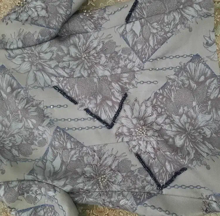 استخدام جواهر دوز ماهر|استخدام هنری و رسانه|تاکستان, |دیوار