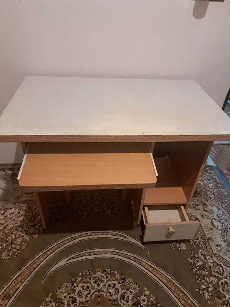 میز کامپیوتر|میز تحریر و کامپیوتر|لاهیجان, امیرشهید|دیوار