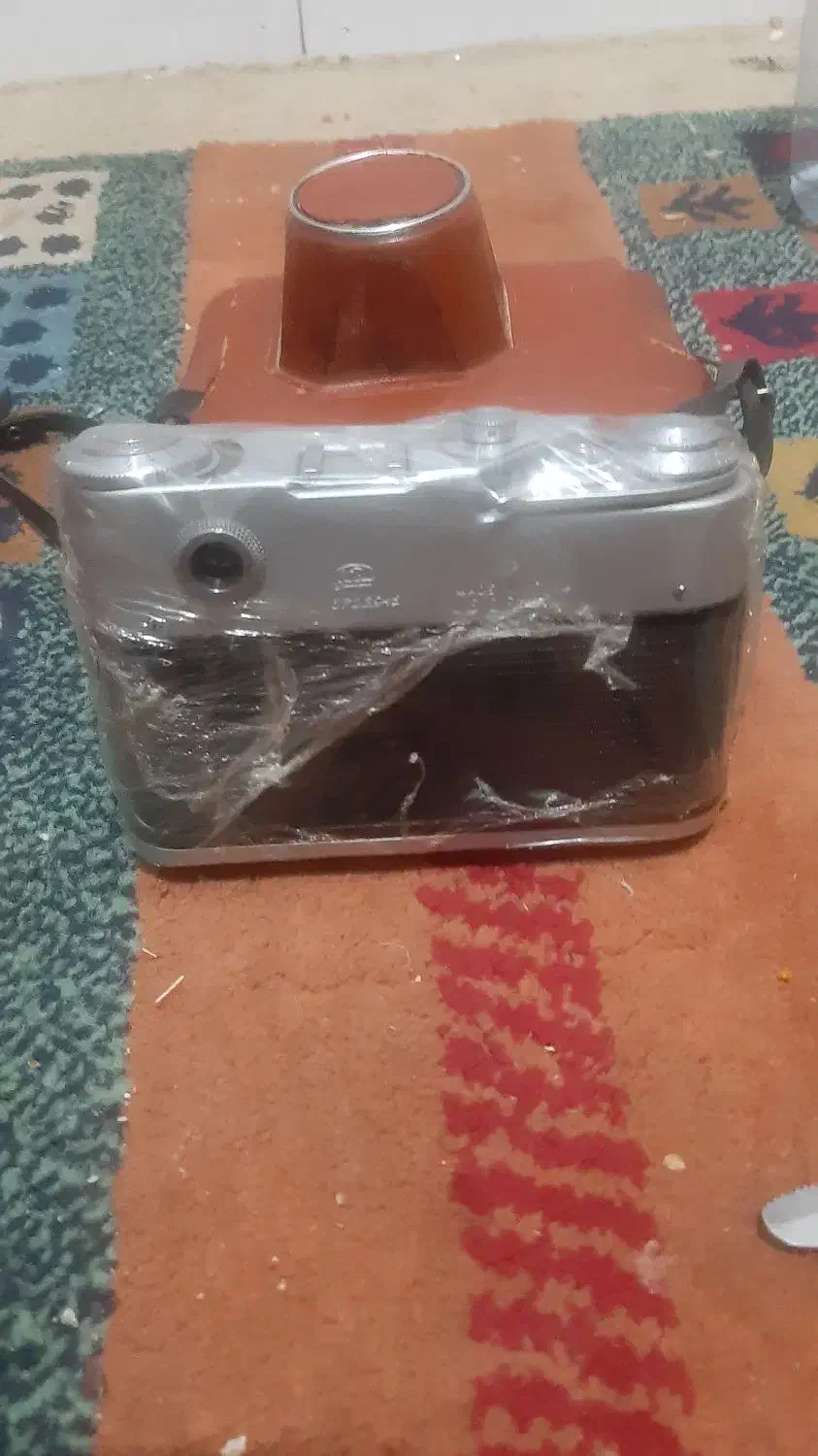 دوربین قدیمی سالم سالم بسیار کم ما را کرده|دوربین عکاسی و فیلمبرداری|صدرا-فارس, فاز ۱|دیوار