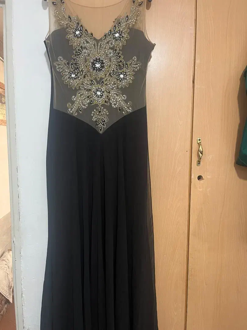 لباس مجلسی|لباس|یزد, |دیوار