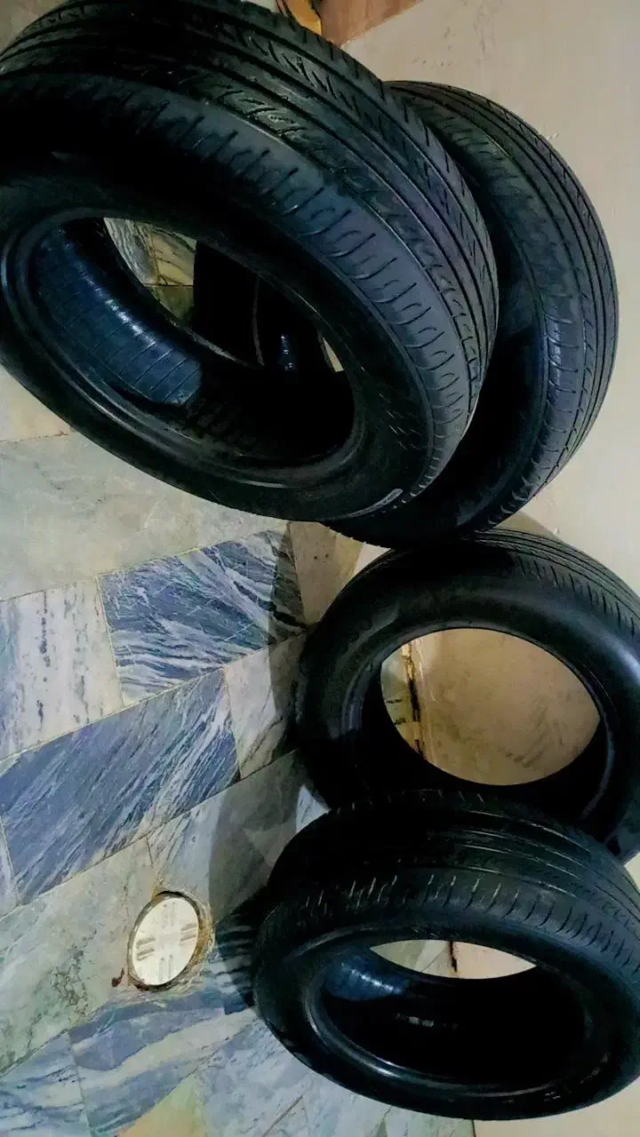 لاستیک پژو سایز 15|قطعات یدکی و لوازم جانبی|بروجرد, |دیوار