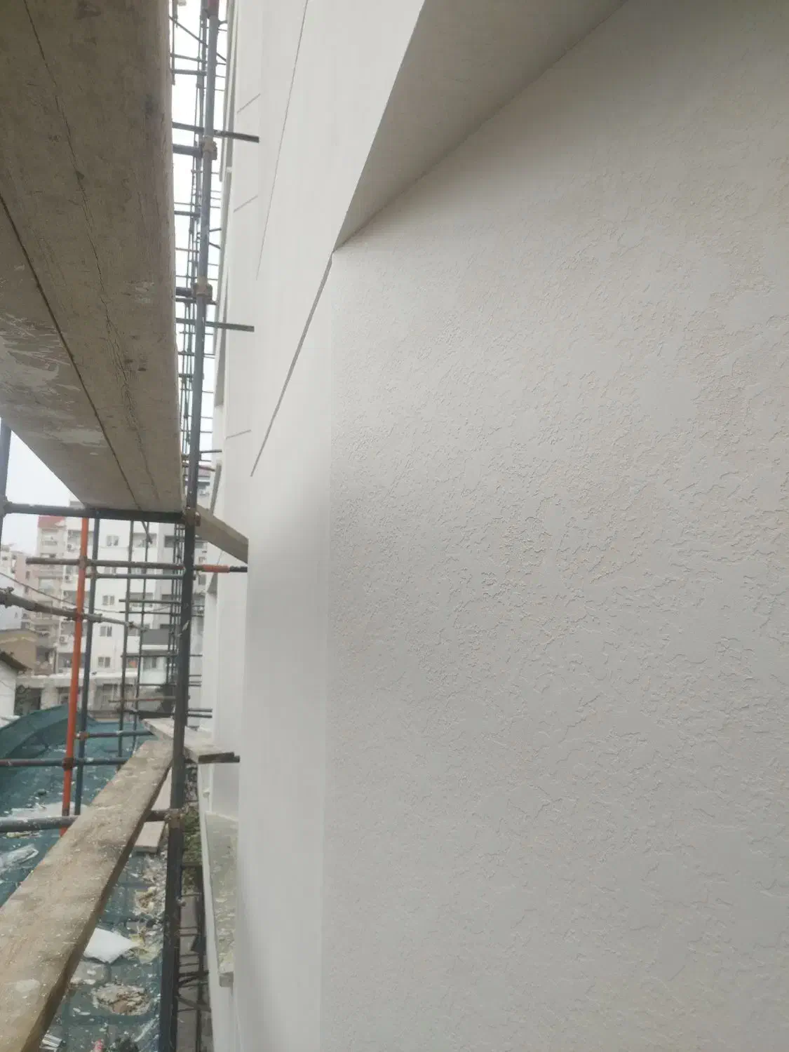 نیازمند نیروی جوان نقاش و میکروسمنت کار  هستیم|استخدام معماری، عمران و ساختمانی|ساری, |دیوار