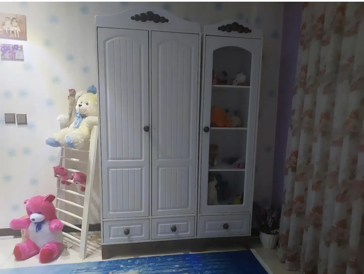 سرویس خواب اتاق|تخت و سرویس خواب|اندیشه, اندیشه فاز ۳|دیوار