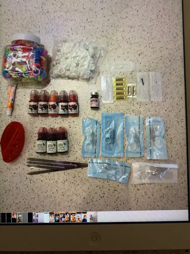 لوازم میکروبلیدینگ|آرایشگاه و سالن‌های زیبایی|شیراز, چنچنه|دیوار