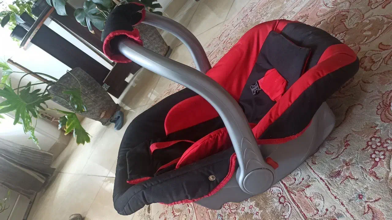 یک عدد کریر نوزاد|تخت و صندلی بچه|کرمان, |دیوار