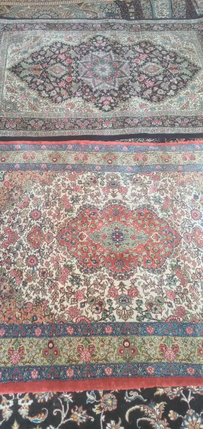 ۲ فرش دستبافت تمام ابریشم|فرش|خرمآباد, |دیوار