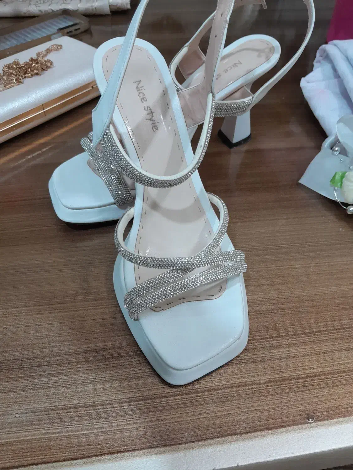 چادر عروس سفید|لباس|رودهن, |دیوار