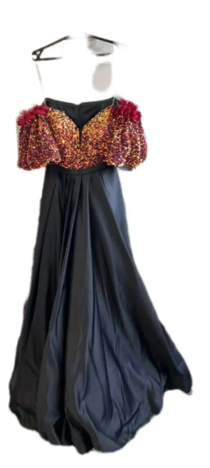 لباس مجلسی در حد نو|لباس|باغ بهادران, |دیوار