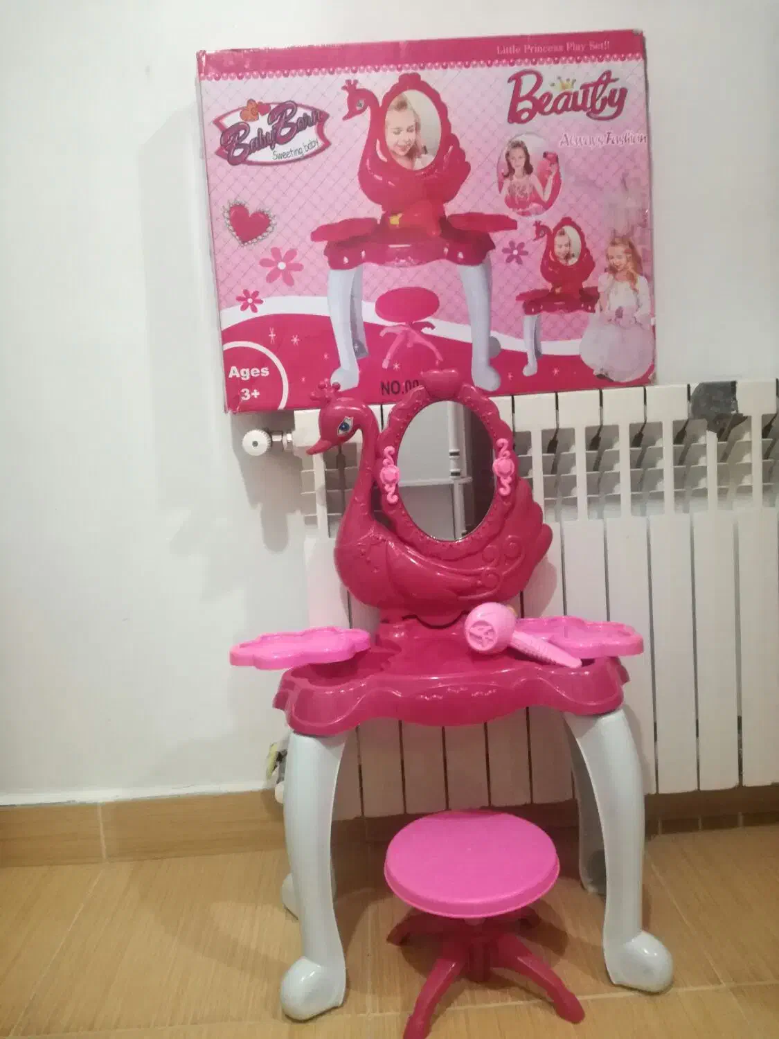 میز آرایش دخترانه ببی بورن|اسباب و اثاث بچه|اردبیل, |دیوار