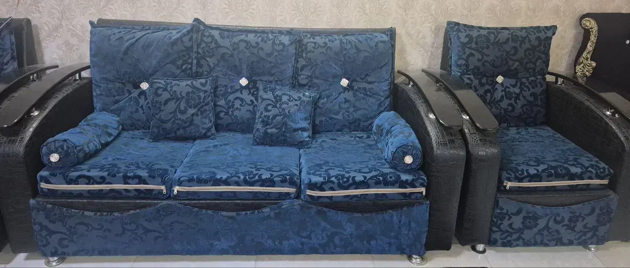 ۲ دست مبل به همراه عسلی و جاکفشی|مبلمان خانگی و میز عسلی|رباط‌کریم, کیکاور|دیوار