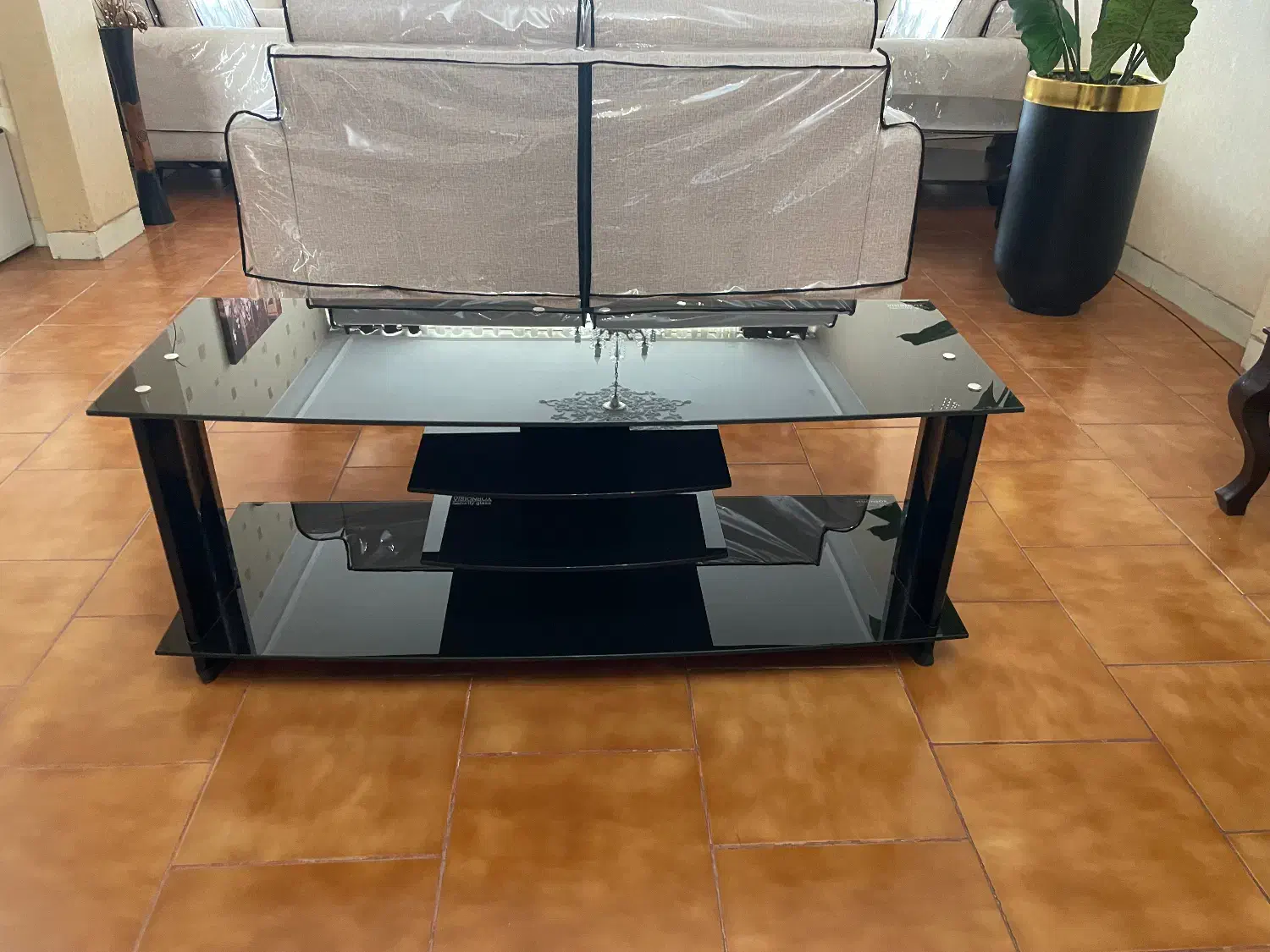 میز تلویزیون ۴ طبقه تمام شیشه visionbox security|میز تلویزیون|تهران, سهروردی|دیوار