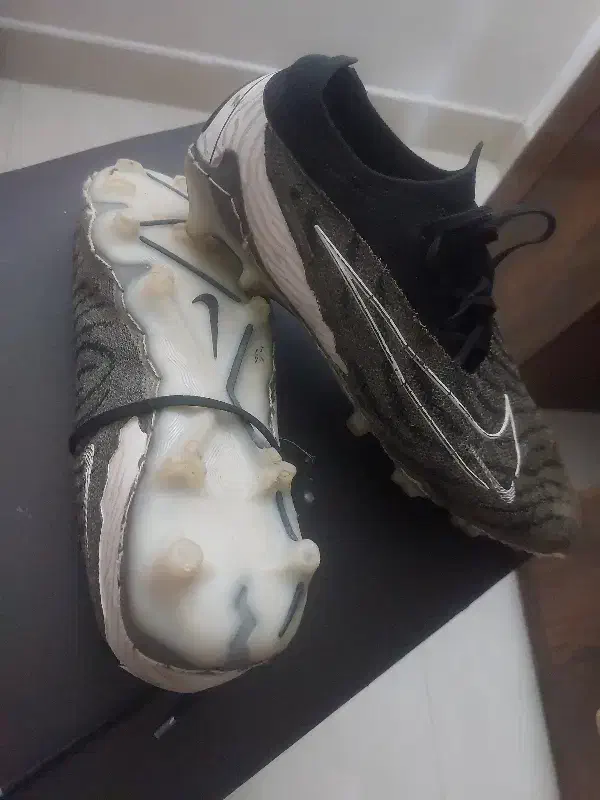 کفش استوک|تجهیزات ورزشی|رشت, منظریه|دیوار