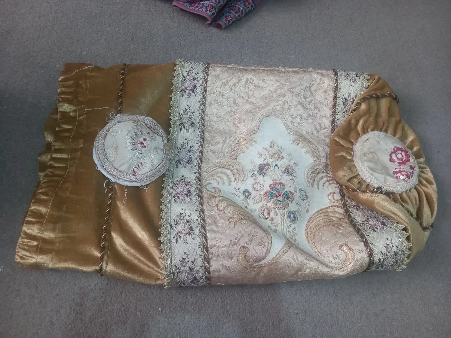 رو بالشت|پشتی|یاسوج, |دیوار