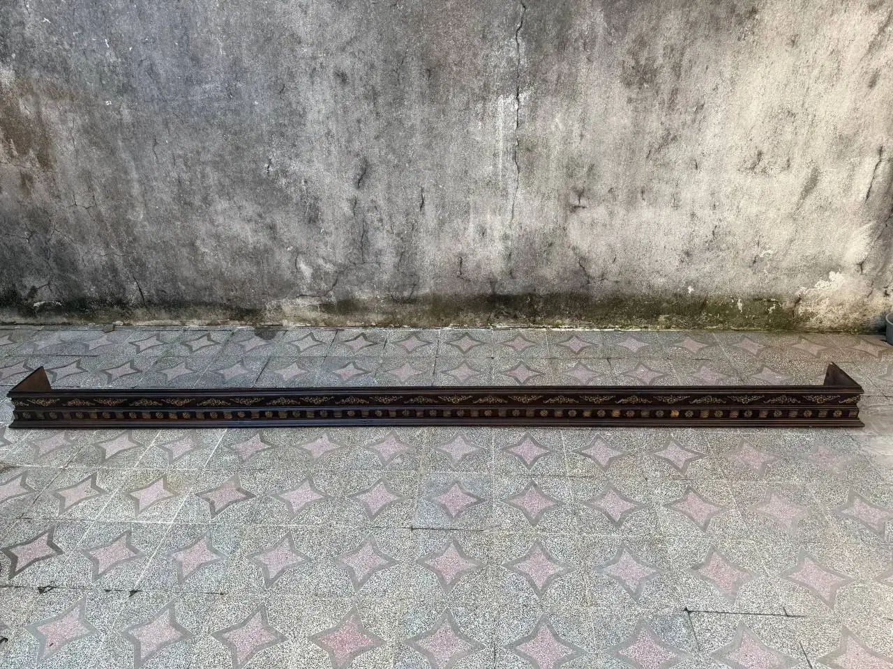 کتیبه چوبی طرحدار و میل پرده|پرده، رانر، رومیزی|بندر انزلی, کلیور|دیوار