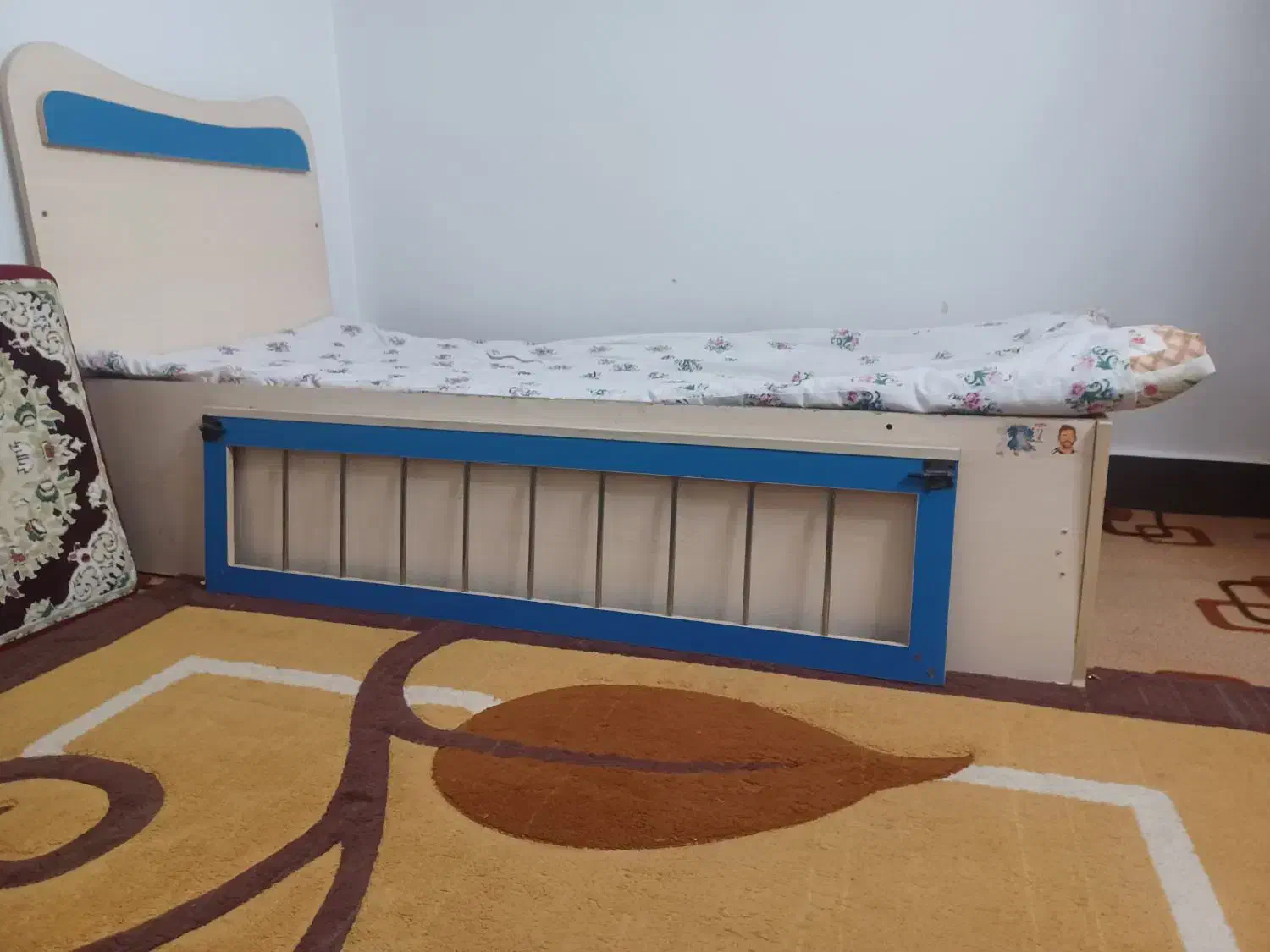 کمد لباس نوجوان وتخت خواب|اسباب و اثاث بچه|کازرون, |دیوار