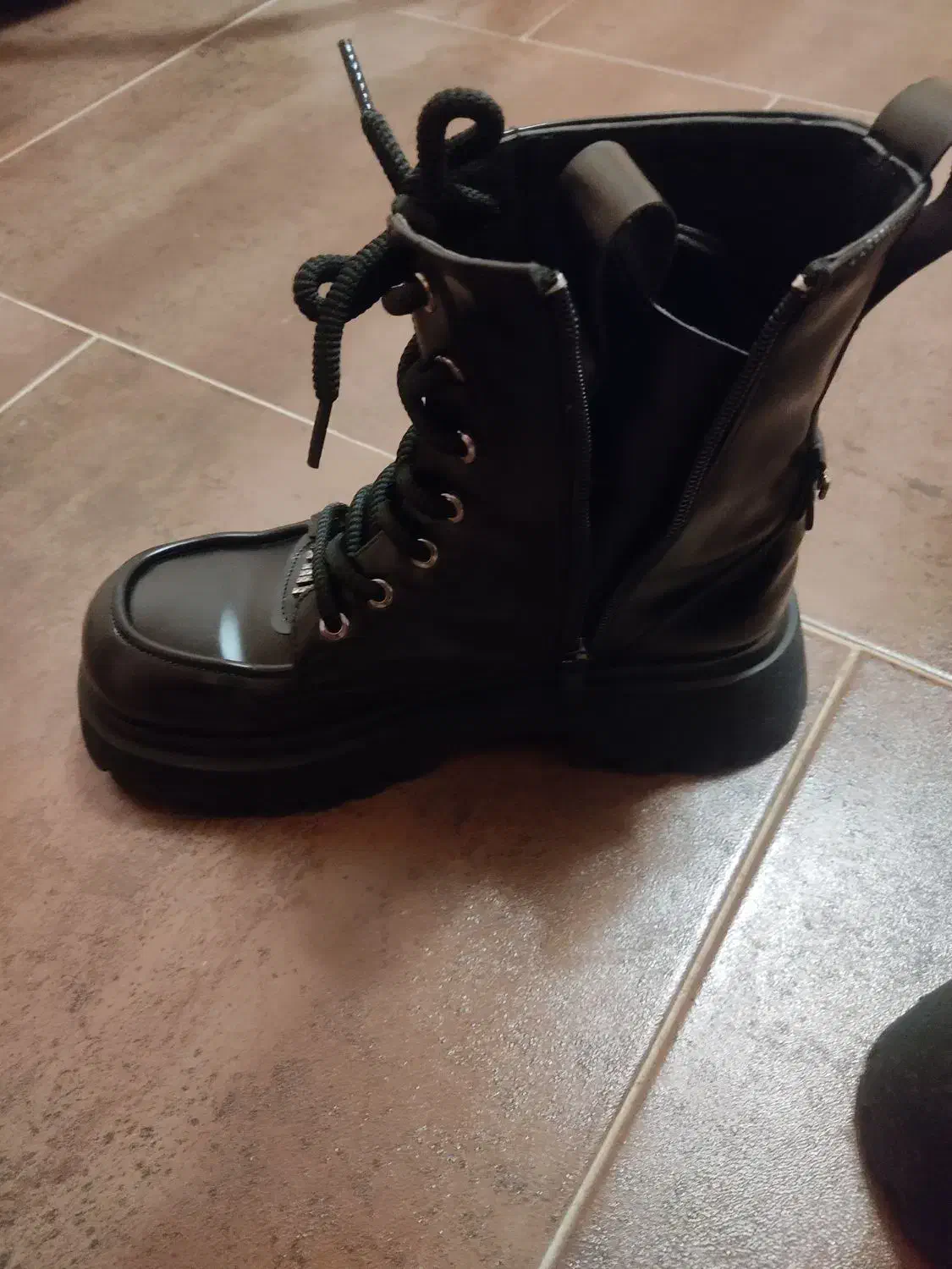 بوت|کیف، کفش، کمربند|تبریز, |دیوار