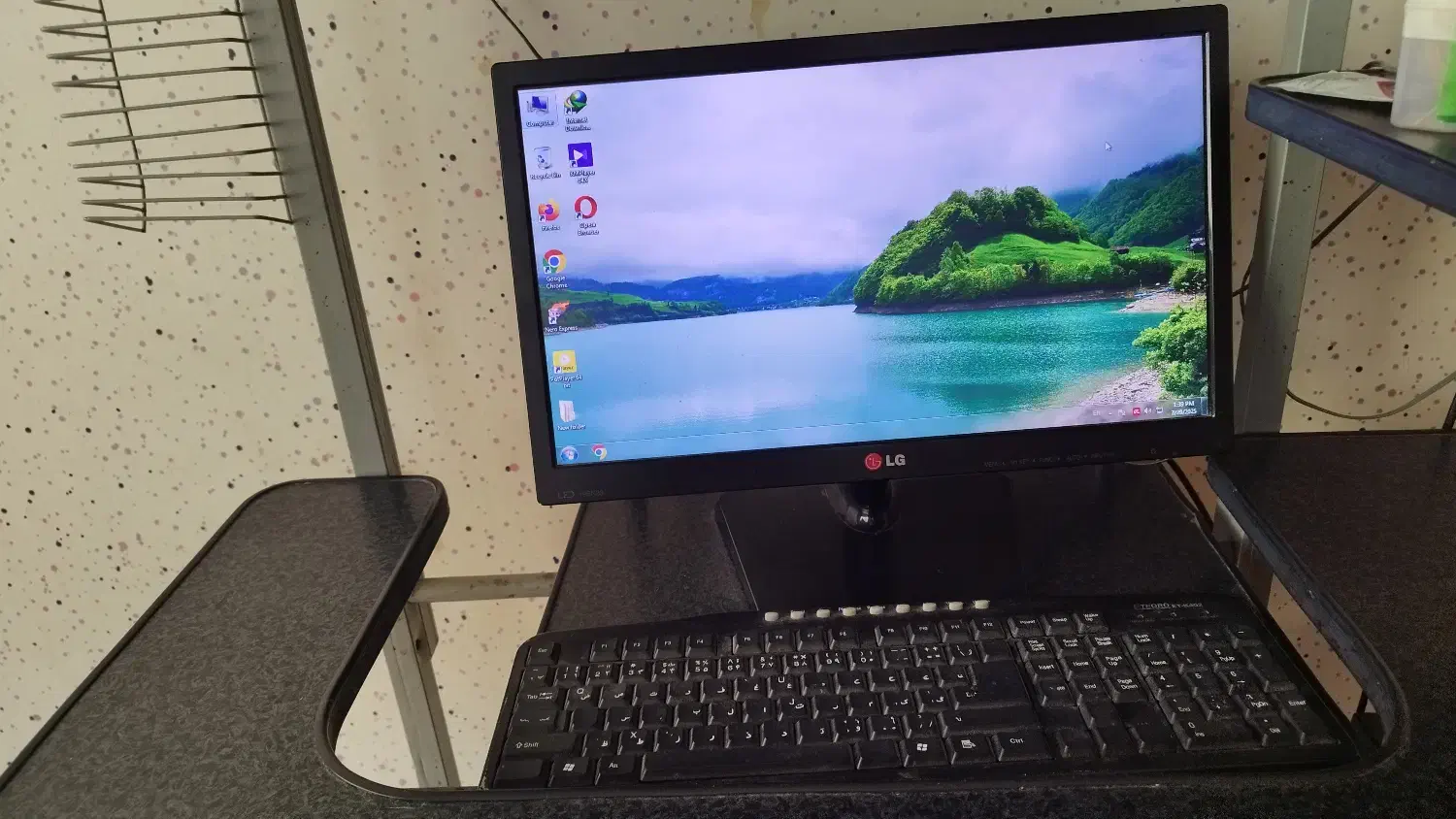 کامپیوتر رو میزی برای کار های معمولی|رایانه رومیزی|بندر انزلی, استادیوم|دیوار