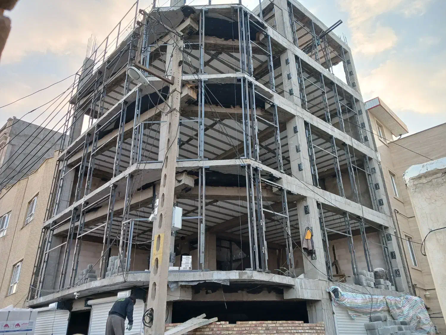 همکار برای نصب والپست|استخدام معماری، عمران و ساختمانی|مرند, |دیوار