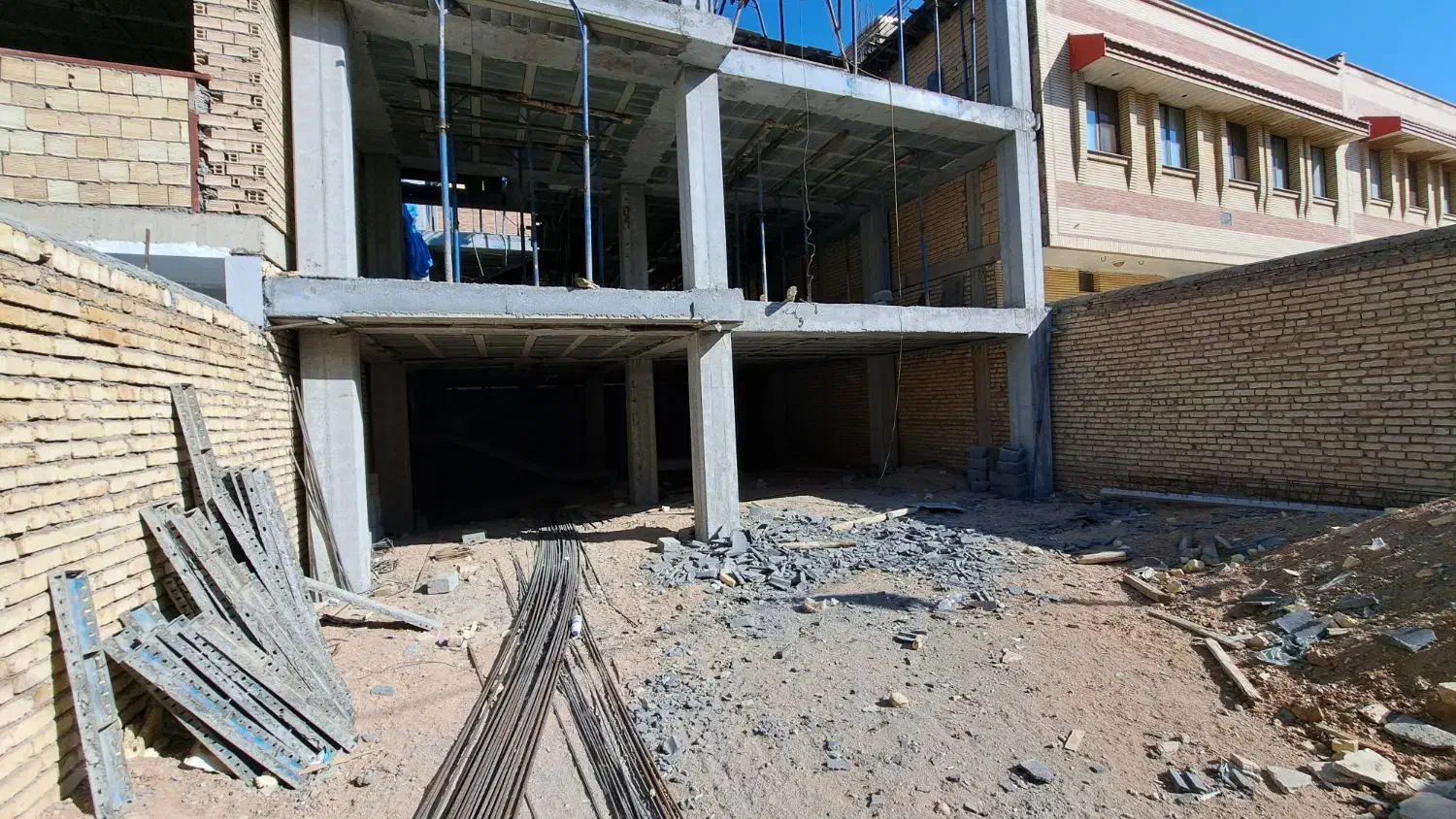 فروش مسکونی سقف و ستون|فروش خانه و ویلا|مبارکه, |دیوار