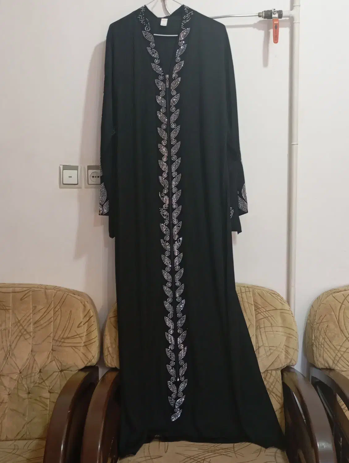 عبا مشکی|لباس|رشت, جهاد|دیوار