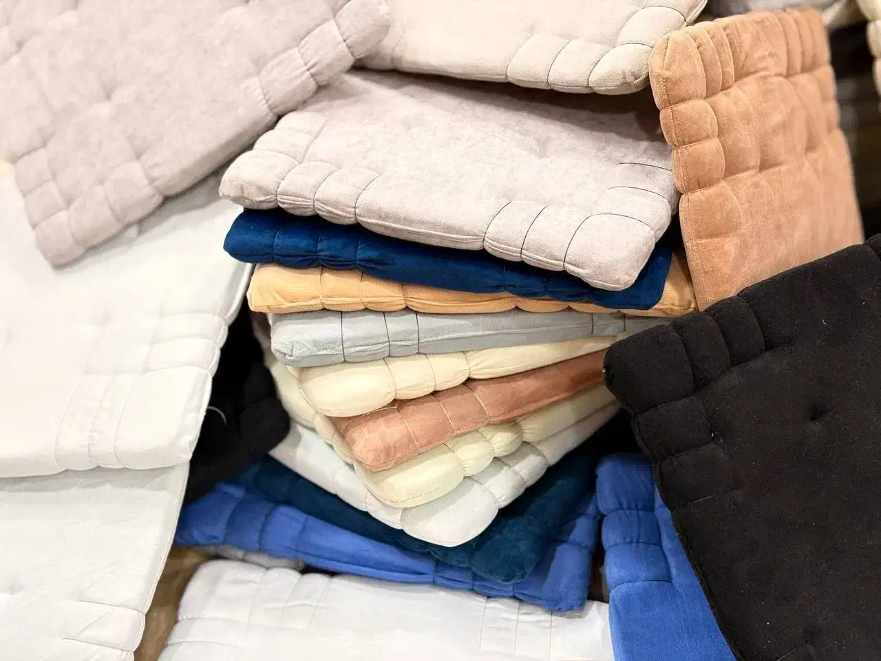 بالشتک نشیمن بیسکوئیتی / بالشتک نشیمن|رختخواب، بالش، پتو|ارومیه, |دیوار